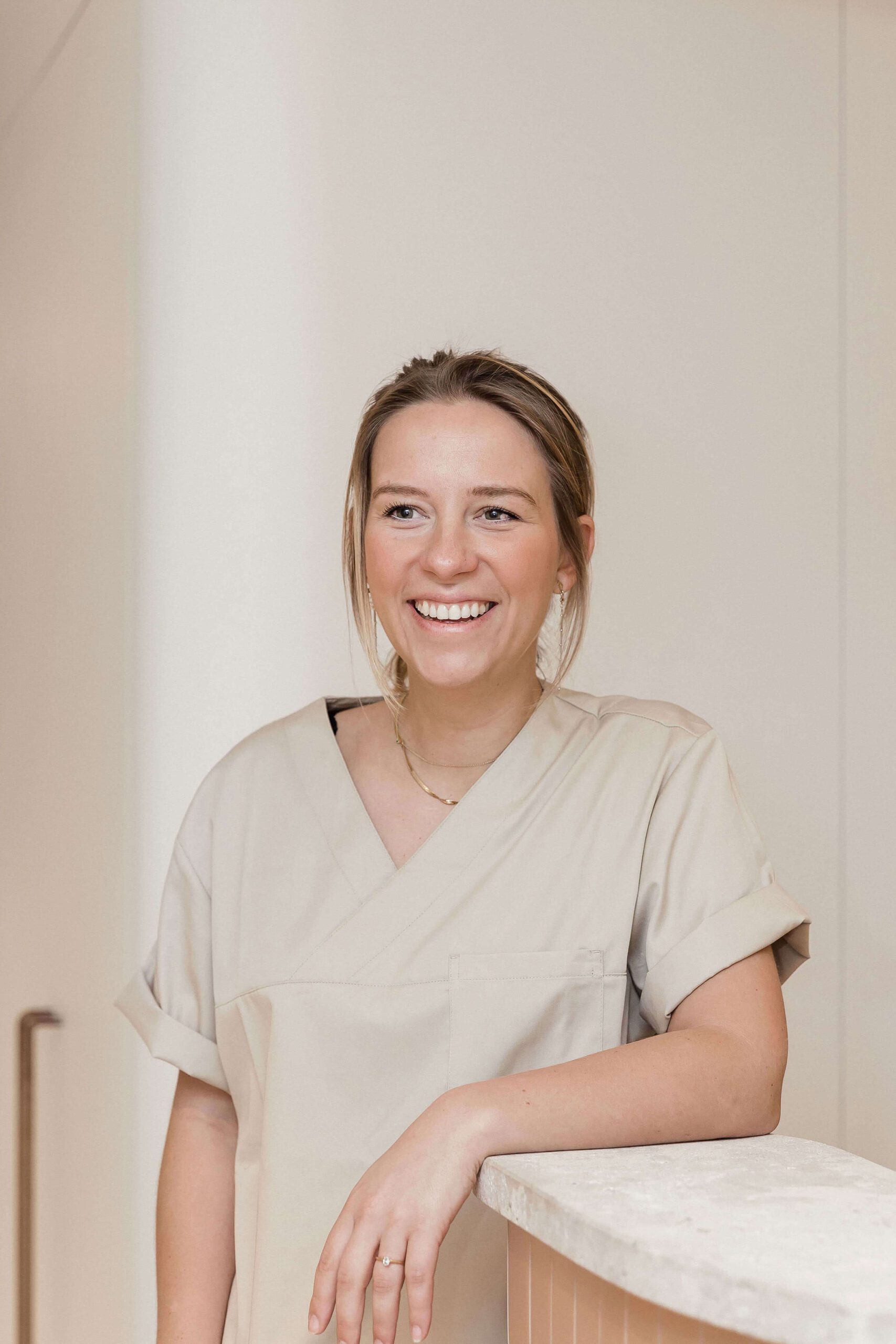 Dentique Tandartsenpraktijk Antwerpen - Elisa Flies